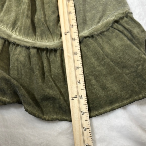 Knox Rose Green Graphic Ruffled Blouse - Picture 9 of 10